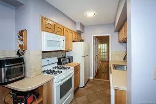 63-64 78th St, Middle Village, NY 11379 - Photo 9