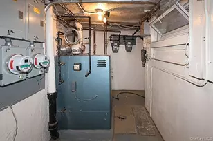 63-64 78th St, Middle Village, NY 11379 - Photo 31