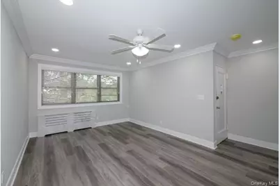 146 Covert Avenue #H2, Garden City, NY 11530 - Photo 3