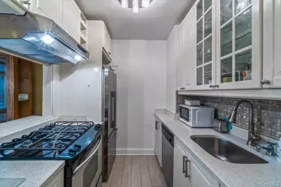 400 E 70th Street, New York, NY 10021 - Photo 7