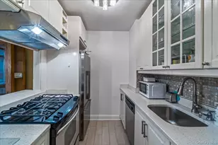 400 E 70th St, New York, NY 10021 - Photo 7