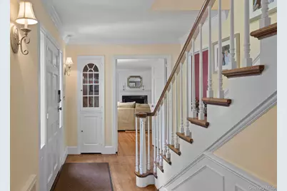 342 Woodbury Road, Cold Spring Harbor, NY 11724 - Photo 3