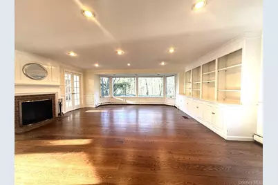 342 Woodbury Road, Cold Spring Harbor, NY 11724 - Photo 11