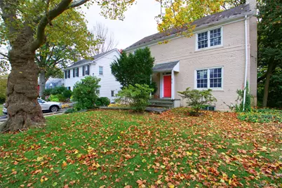 414 Hunt Lane, Manhasset, NY 11030 - Photo 3