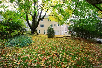 414 Hunt Lane, Manhasset, NY 11030 - Photo 9