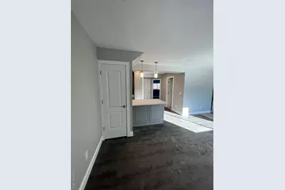 53 Pointe Circle S #53, Coram, NY 11727 - Photo 13