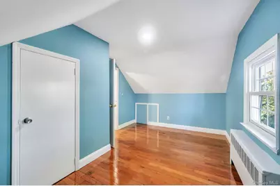 81 Division Avenue, Levittown, NY 11756 - Photo 17