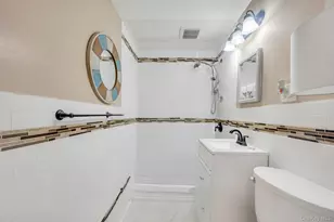 81 Division Ave, Levittown, NY 11756 - Photo 9