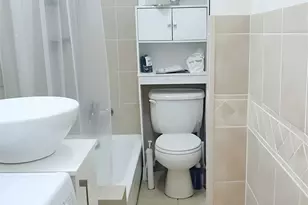 324 E 50th St, New York, NY 10022 - Photo 11