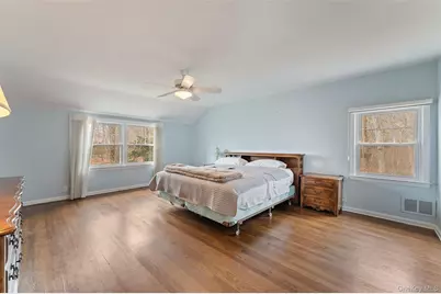 285 Old Colony Road, Hartsdale, NY 10530 - Photo 17