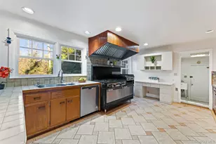 285 Old Colony Rd, Hartsdale, NY 10530 - Photo 9