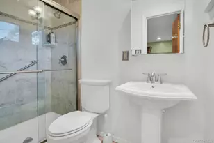 15 Empire Ct, Commack, NY 11725 - Photo 27