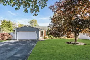 15 Empire Ct, Commack, NY 11725 - Photo 3