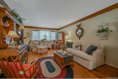 17 Washington Heights Street, Selden, NY 11784 - Photo 5