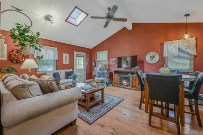 17 Washington Heights Street, Selden, NY 11784 - Photo 7