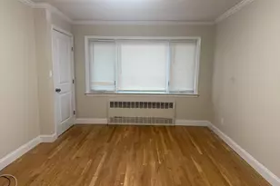 110 Evergreen Ave, Lynbrook, NY 11563 - Photo 3