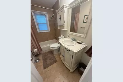 110 Evergreen Avenue #1st Floor, Lynbrook, NY 11563 - Photo 15