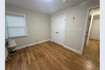 110 Evergreen Avenue #1st Floor, Lynbrook, NY 11563 - Photo 13