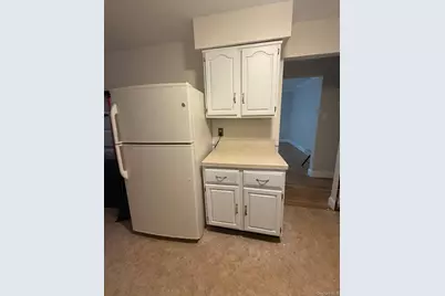 110 Evergreen Avenue #1st Floor, Lynbrook, NY 11563 - Photo 7