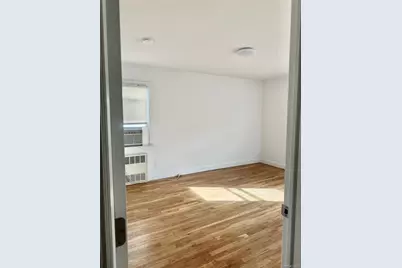 110 Evergreen Avenue #1st Floor, Lynbrook, NY 11563 - Photo 11