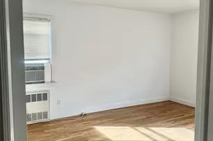 110 Evergreen Ave, Lynbrook, NY 11563 - Photo 11