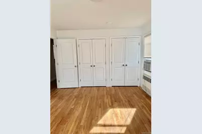 110 Evergreen Avenue #1st Floor, Lynbrook, NY 11563 - Photo 9