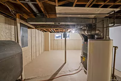 3019 Sipp Avenue, Medford, NY 11763 - Photo 19