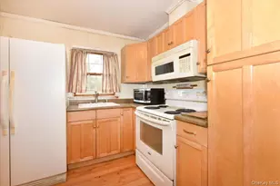 86 Cleveland Ave, Massapequa, NY 11758 - Photo 9