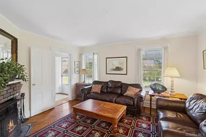 718 Montauk Highway, East Quogue, NY 11942 - Photo 5