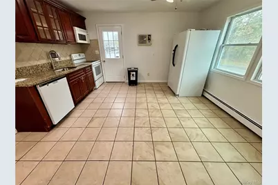 445 Madison Avenue, Brentwood, NY 11717 - Photo 7