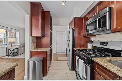 2 Edwards Street #3D, Roslyn Heights, NY 11577 - Photo 13