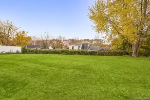 26 Grand Canyon Ln, Coram, NY 11727 - Photo 23