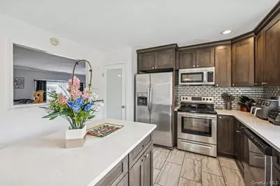 26 Grand Canyon Lane, Coram, NY 11727 - Photo 7