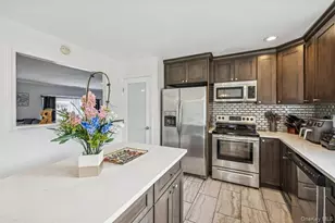 26 Grand Canyon Ln, Coram, NY 11727 - Photo 7