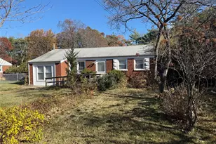 1663 N Thompson Dr, Bay Shore, NY 11706 - Photo 3