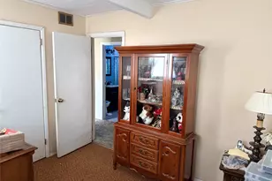 1663 N Thompson Dr, Bay Shore, NY 11706 - Photo 11