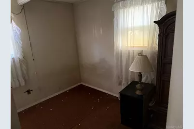 1663 N Thompson Drive, Bay Shore, NY 11706 - Photo 9