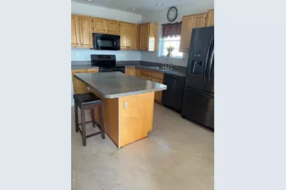 426 Village Circle N, Manorville, NY 11949 - Photo 5