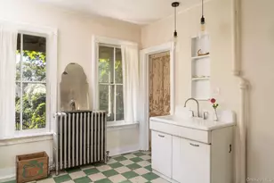 541 Washington St, Hudson, NY 12534 - Photo 7