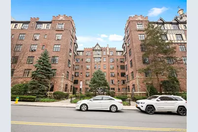 2 Westchester Ave #2L, White Plains, NY 10601 - Photo 1