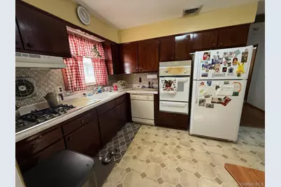 218 Colony Colony Street, West Hempstead, NY 11552 - Photo 11