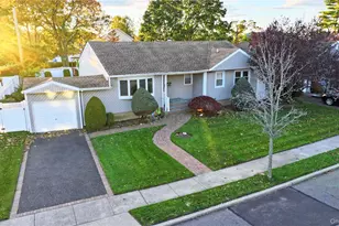 726 Meisser St, Franklin Square, NY 11010 - Photo 3