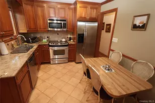 726 Meisser St, Franklin Square, NY 11010 - Photo 7