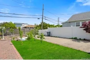 115 Bayswater Blvd, Inwood, NY 11096 - Photo 11