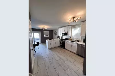 130 Archer Avenue, Copiague, NY 11726 - Photo 5