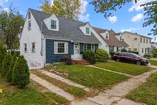 7-22 151st Pl, Whitestone, NY 11357 - Photo 3