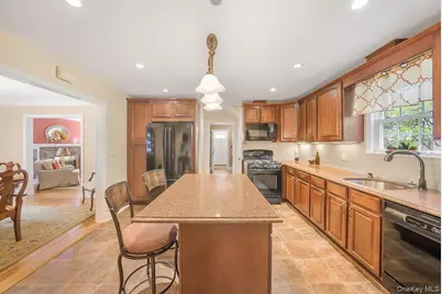 21 Huntington Drive, Yonkers, NY 10704 - Photo 9