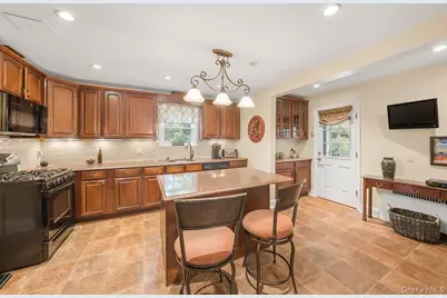 21 Huntington Drive, Yonkers, NY 10704 - Photo 11