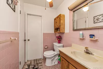 270 Smith Avenue, Islip, NY 11751 - Photo 11