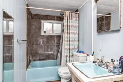 270 Smith Avenue, Islip, NY 11751 - Photo 15